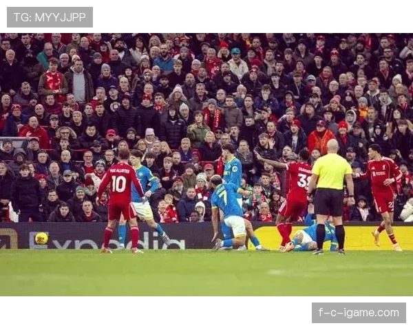 邓克闪耀英超赛场，持续出色表现助球队再创佳绩