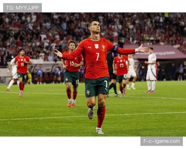 鲁伊斯国家队首秀稳健发挥，闪耀登场引关注