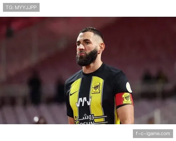 本泽马生涯评价争议:荣誉含金量与战术价值之争